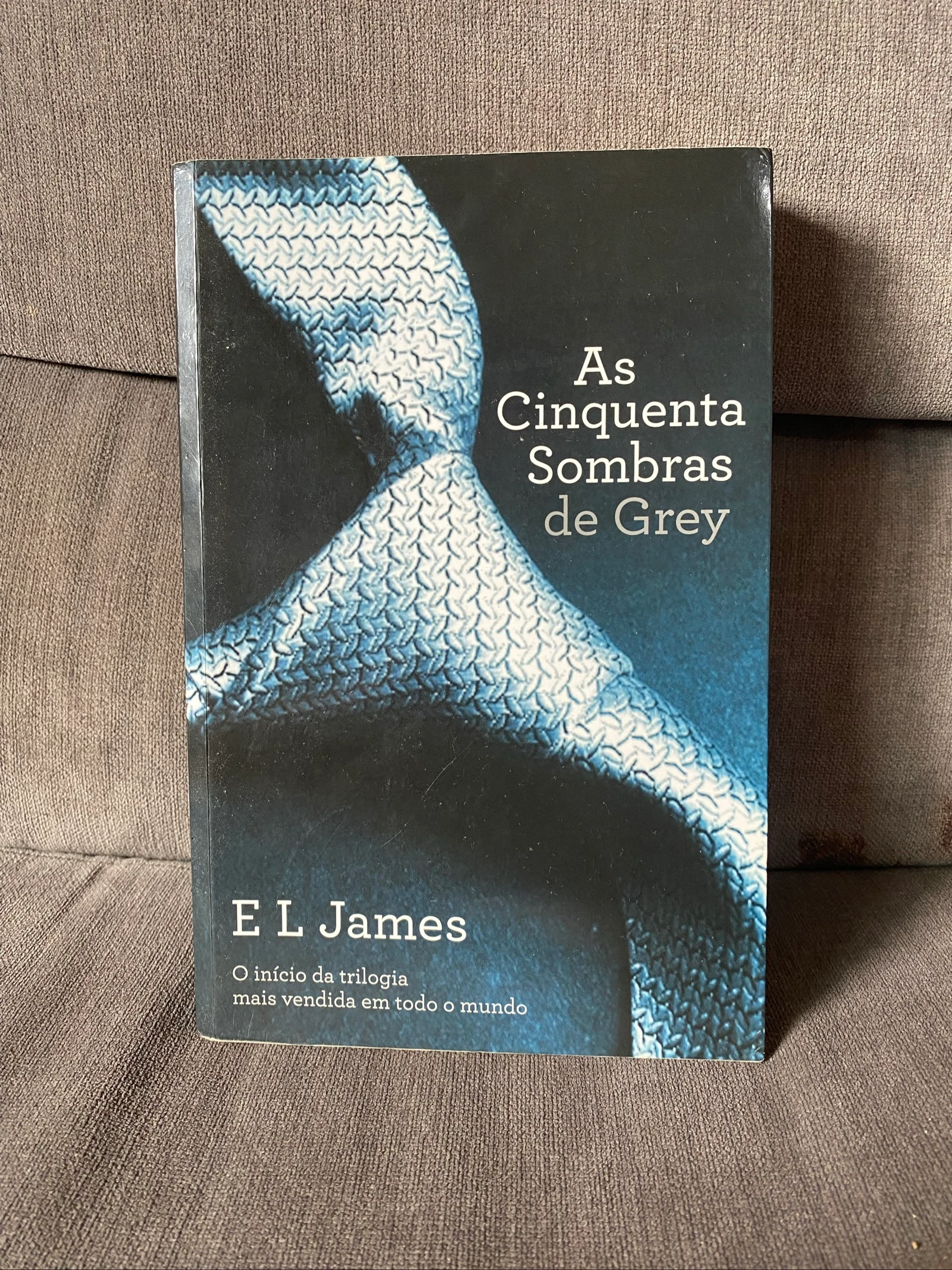 Livro “As cinquentas sombras de Grey” - em bom estado 